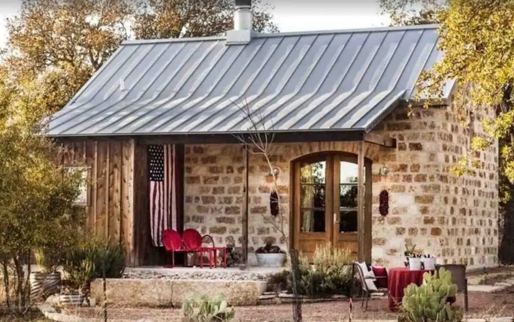 Romantic cabin in Fredericksburg, TX