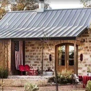 Romantic cabin in Fredericksburg, TX