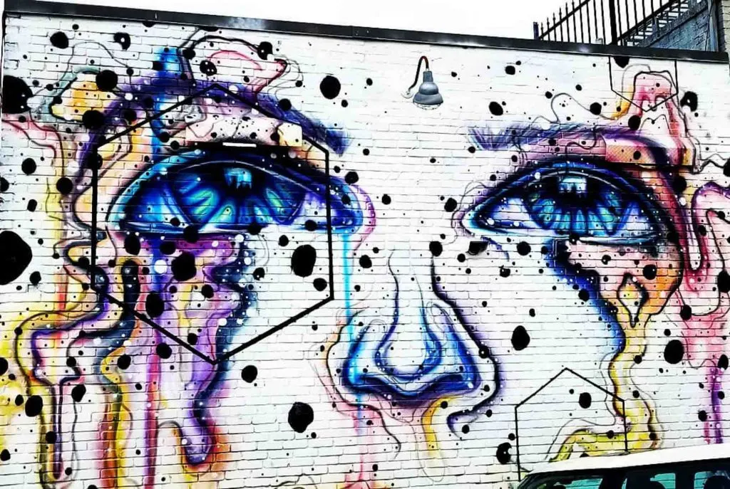 This Eyes mural is one of the best Dallas murals to visit