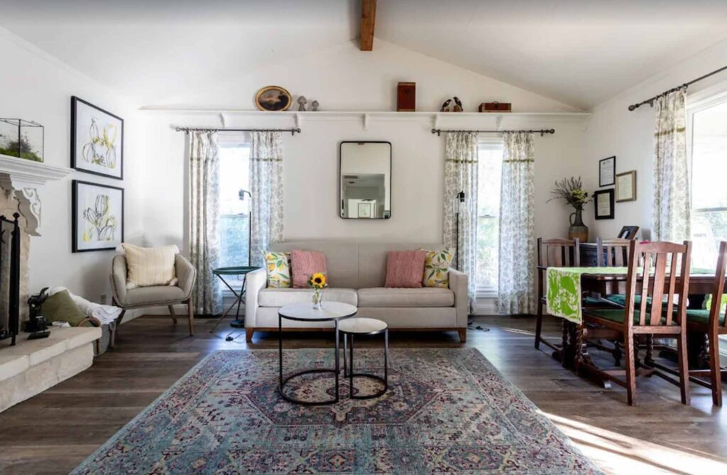 Looking for Where to stay in Fredericksburg? Then check out Creek Street Cottage