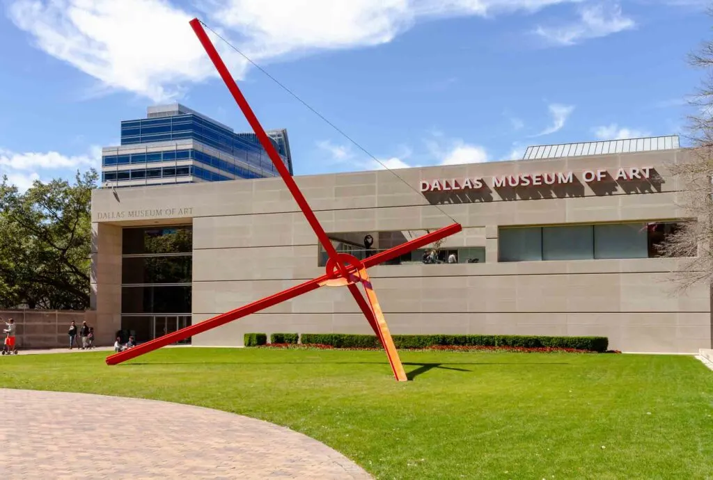 Discovering vew Art at the Dallas Museum of Art is one of the cool things to do in Texas