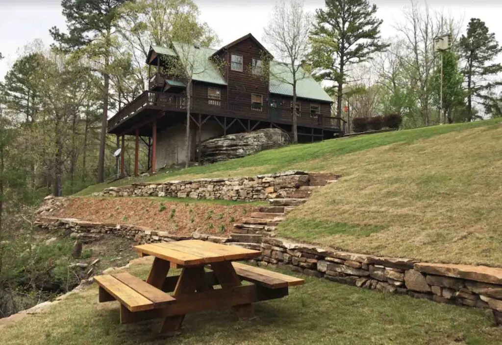 The House on the Rock is one of the best cabins in Arkansas