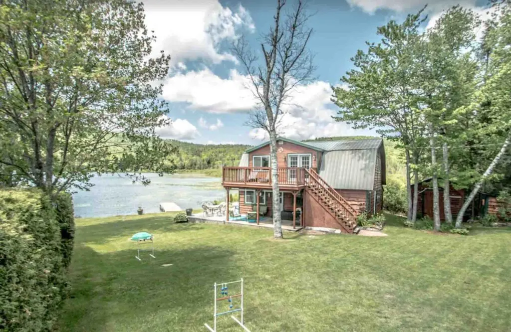This beautiful Lakeside home is one of the best cabins in Vermont