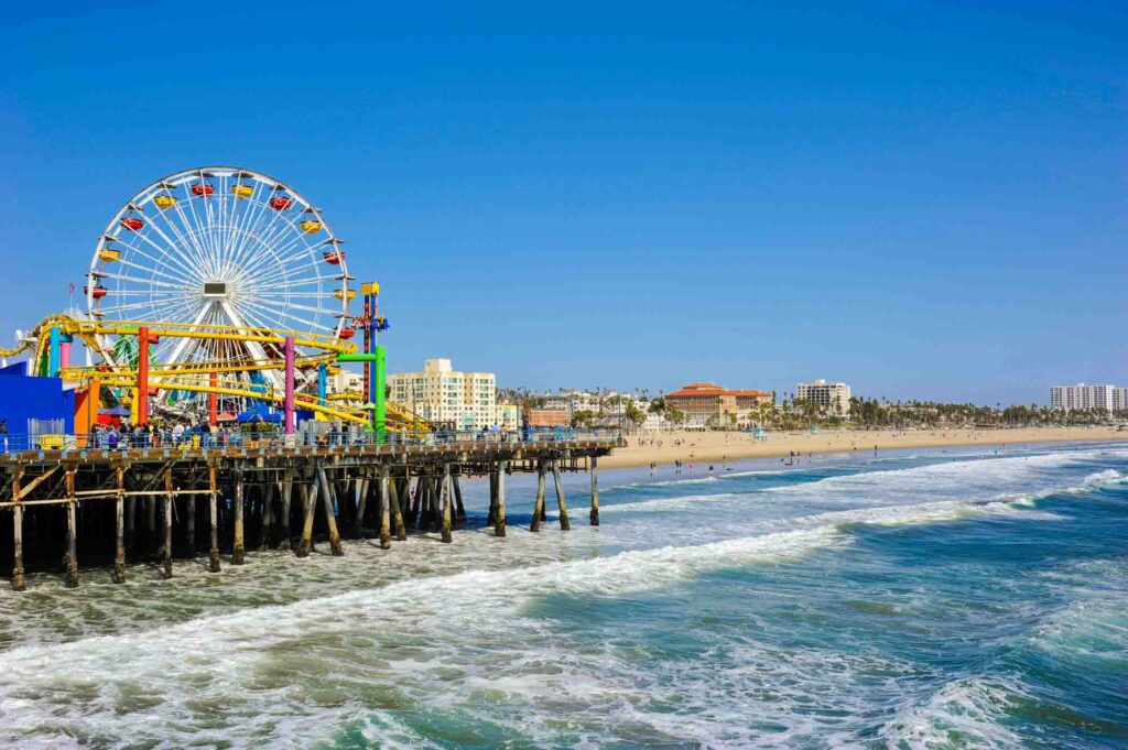 a ride on the Ferris Wheel at Santa Monica Pier is another fantastic Los Angeles date idea