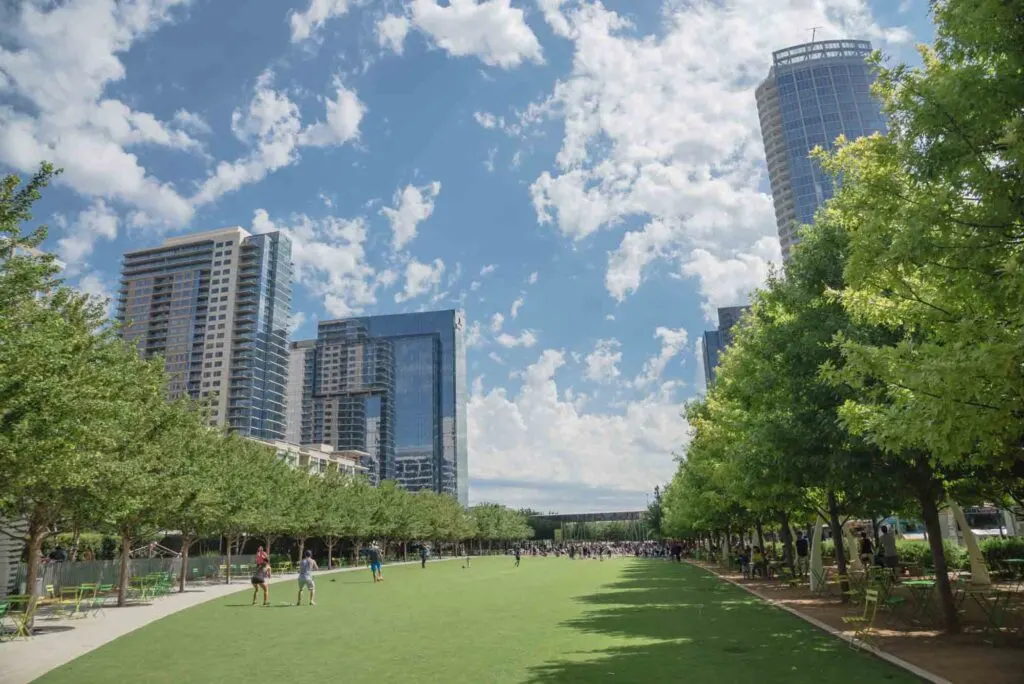 Picnicking at Klyde Warren Park is one of the cool date ideas in Dallas