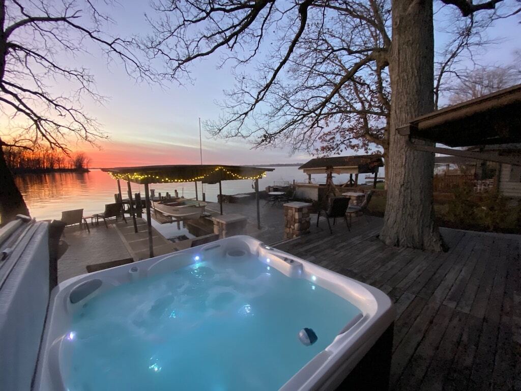 Lake Front is a romantic getaway in Ohio