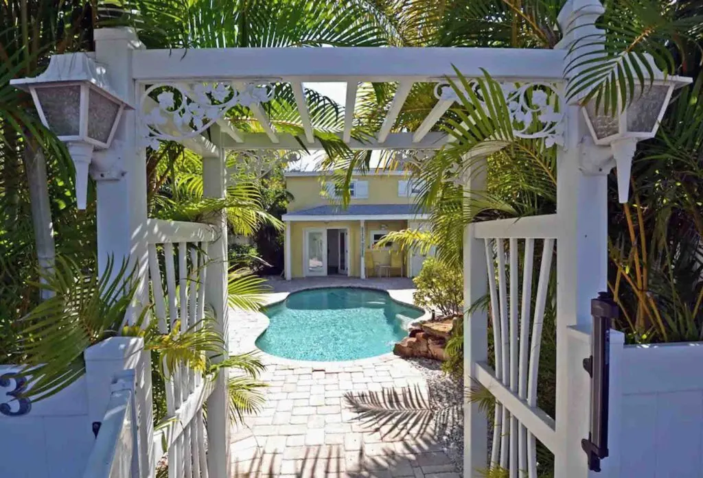 Bradenton Beach Condo With Pool  for Rent in Anna Maria Island, FL