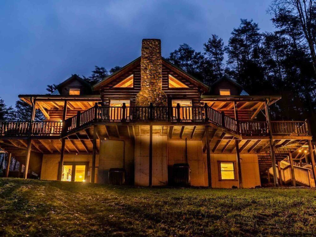 A magnificent Hocking Hills luxury lodge