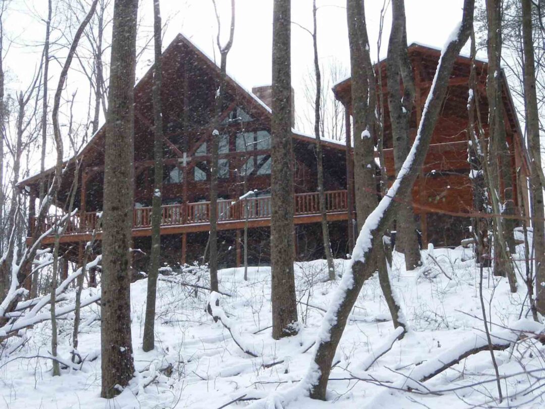 12 luxury cabins in hocking hills ohio roaming the usa