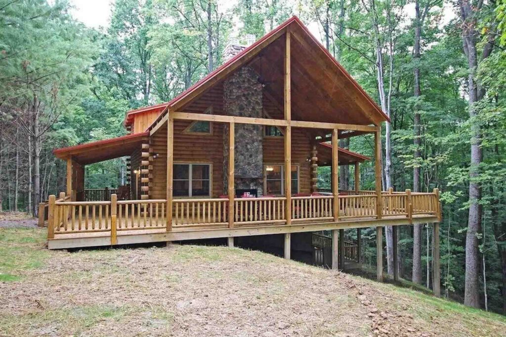 Luxury Treetops lodge in Hocking Hills, Oh