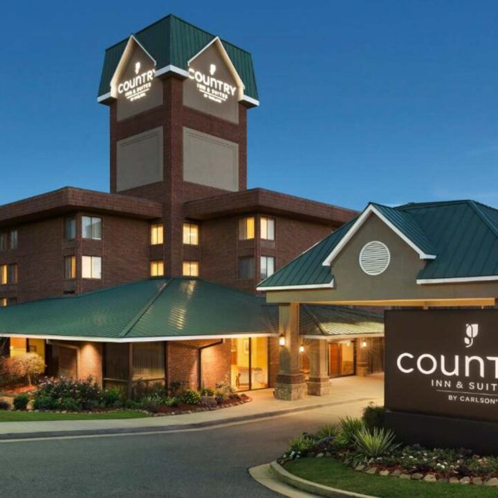 Exceptional Country Inn & Suites By Radisson