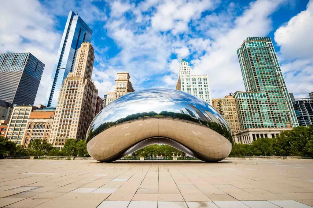 The famous Cloud Gate in Chicago