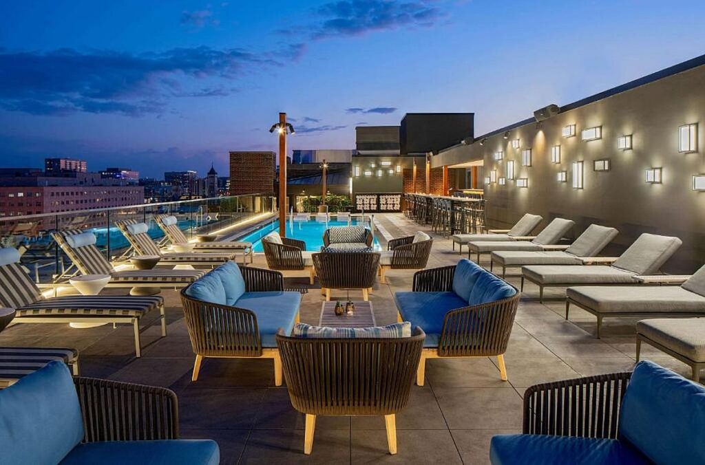 Relaxing Rooftop pool and bar in Holston House in Nashville