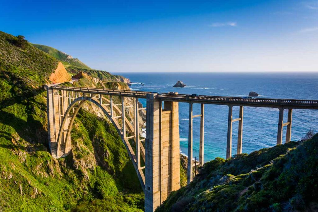 The photogenic Bixby Creek Bridge  is one of the famous bridges in USA that you should check out when you are visiting Big Sur